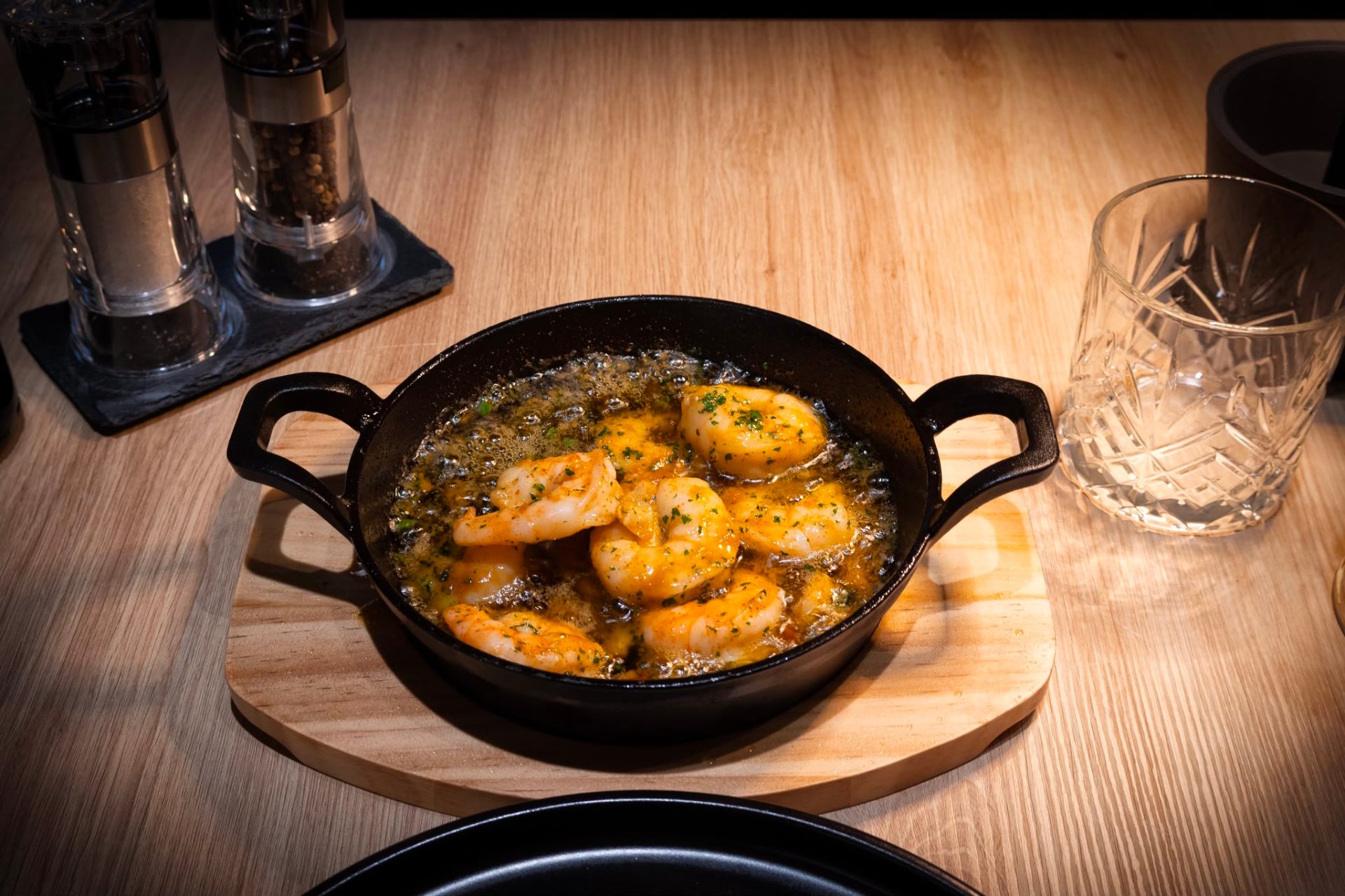 Gambas al Ajillo im Glashaus Tapa Tapa Feldkirch